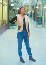 Load image into Gallery viewer, Gilet réversible vert aux grues