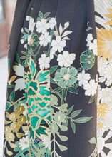 Load image into Gallery viewer, Robe Tomesode - "Deux décors"