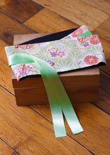 Load image into Gallery viewer, Obi belt blue with geisha motif A