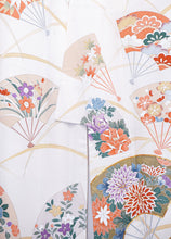 Charger l&#39;image dans la galerie, Kimono &quot;Éventails fleuris&quot;
