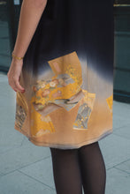 Charger l&#39;image dans la galerie, Robe tomesode Livre doré
