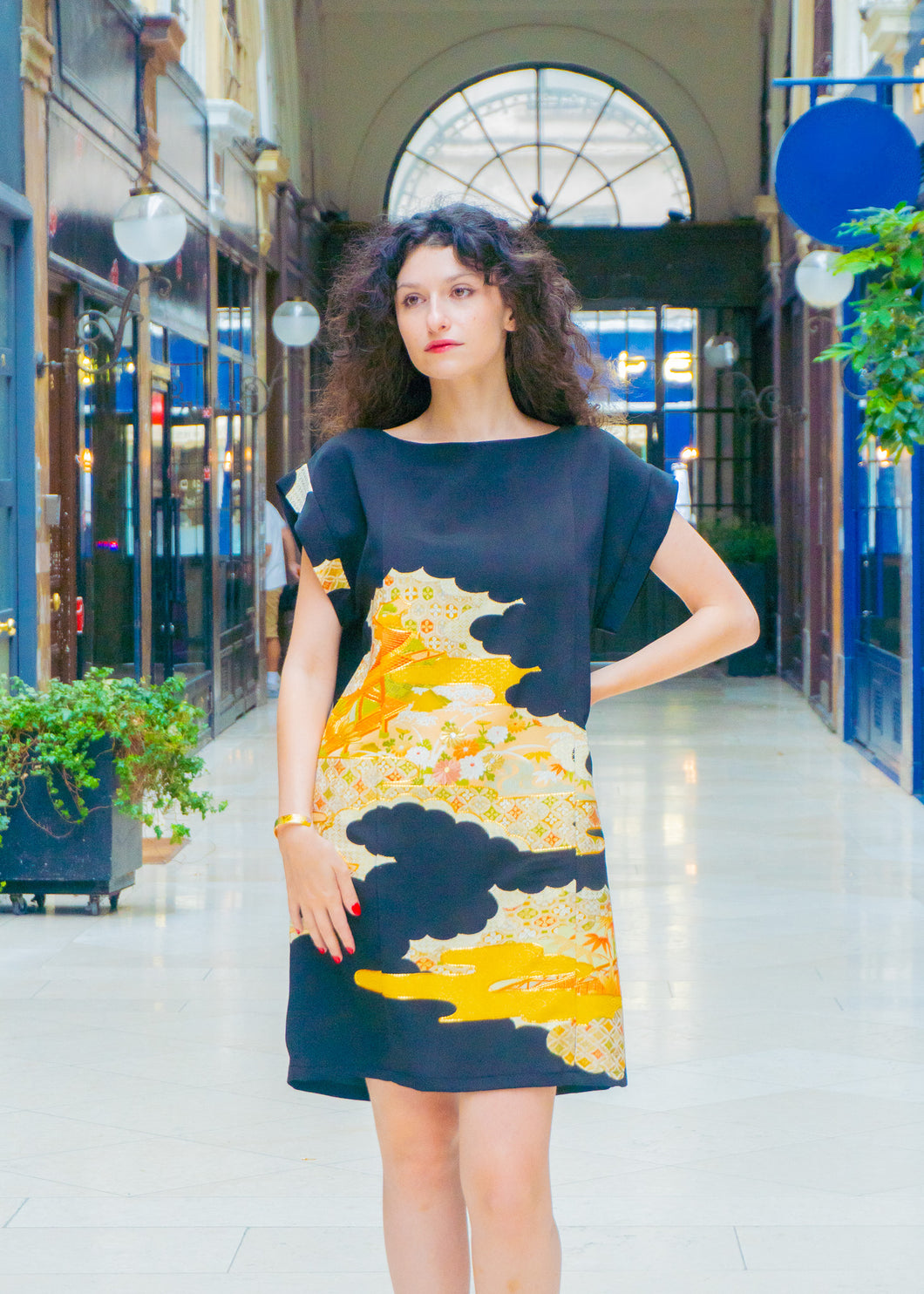Robe Tomesode – Nuages d’Or et Paysages Japonais