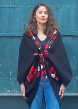 Load image into Gallery viewer, Cape Manteau Yuko Ume
