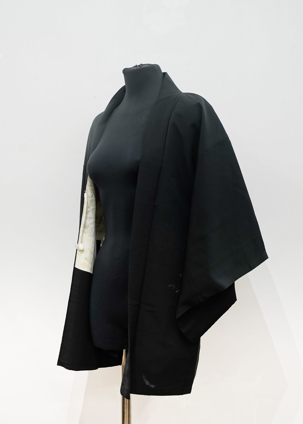Haori noir 2 à feulles