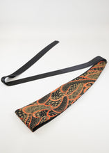 Load image into Gallery viewer, Ceinture Obi - Arabesques sur fond noir
