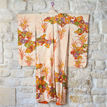 Load image into Gallery viewer, Kimono Furisode pêche aux fleurs de prunier
