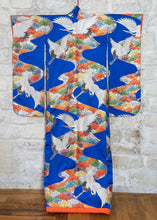 Charger l&#39;image dans la galerie, Kimono de mariage bleu &quot;Uchikake&quot;
