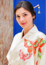 Charger l&#39;image dans la galerie, Kimono Furisode Vintage crème aux papillons

