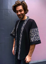Load image into Gallery viewer, Veste Haori fleur bleue
