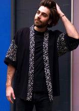 Load image into Gallery viewer, Veste Haori fleur bleue
