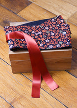 Load image into Gallery viewer, Obi belt blue with geisha motif A

