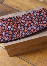 Load image into Gallery viewer, Obi belt blue with geisha motif A


