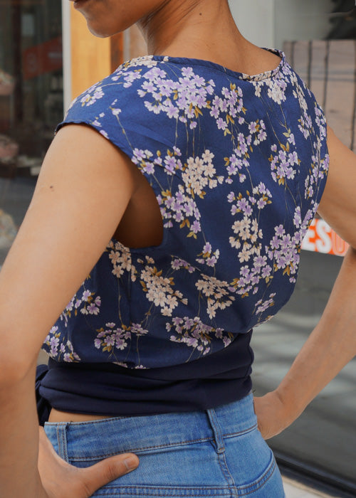 Top - Dos Nu Motif Fleurs de Sakura Bleu