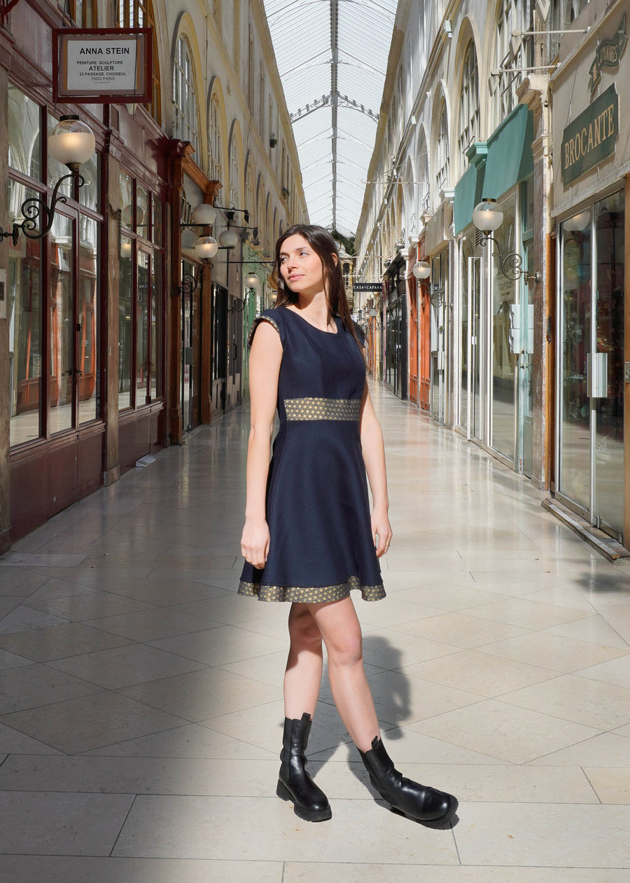 Robe Monika - Bleue à Motifs Asa-no-ha Dorés